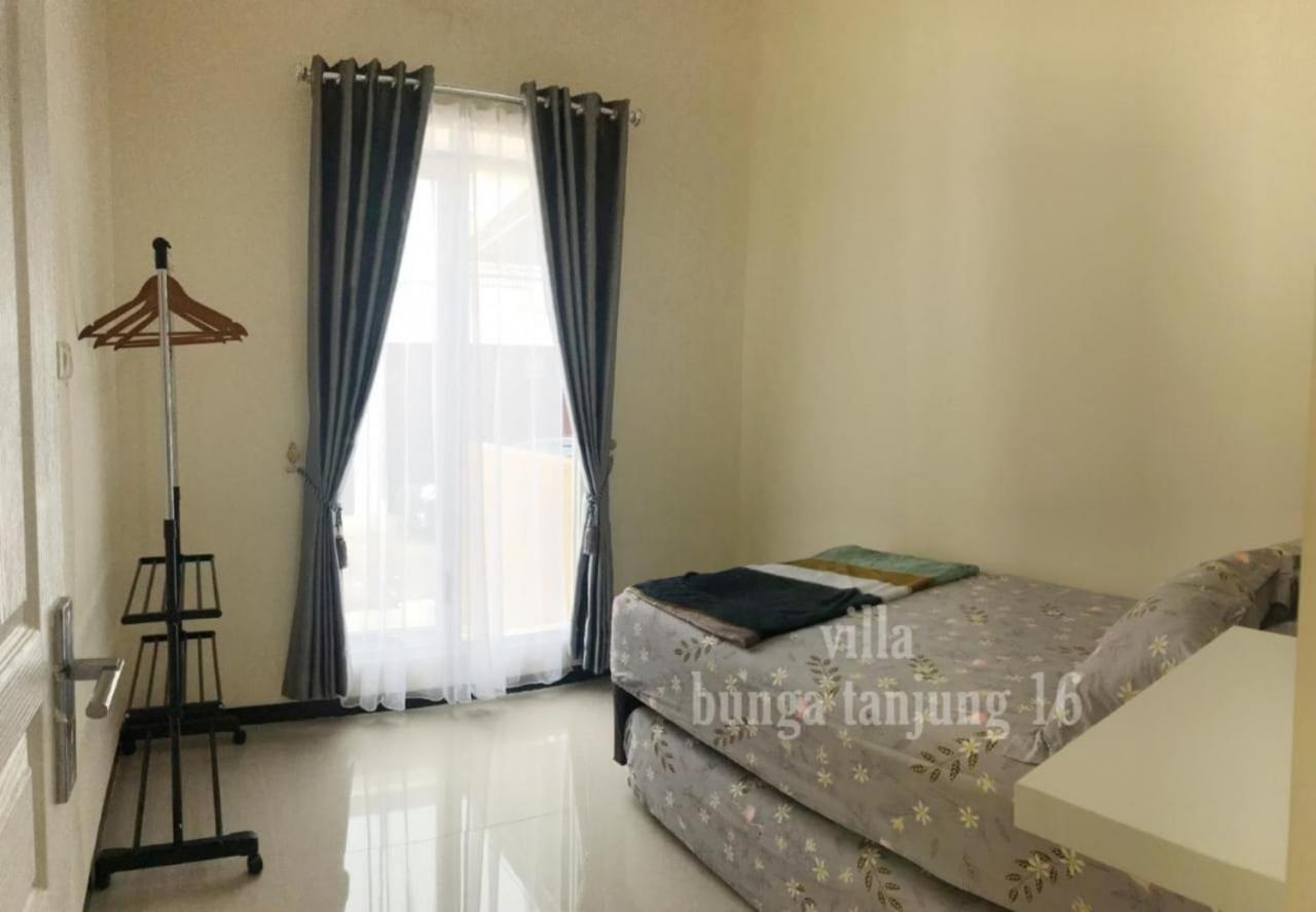 Villa Syariah Bunga Tanjung 16 Batu  Kültér fotó