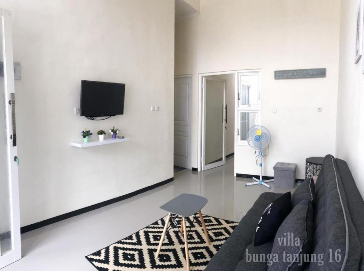 Villa Syariah Bunga Tanjung 16 Batu  Kültér fotó
