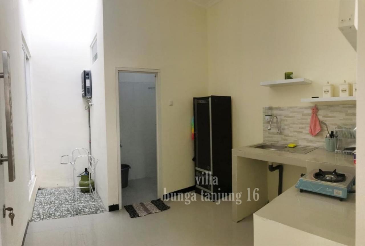 Villa Syariah Bunga Tanjung 16 Batu  Kültér fotó